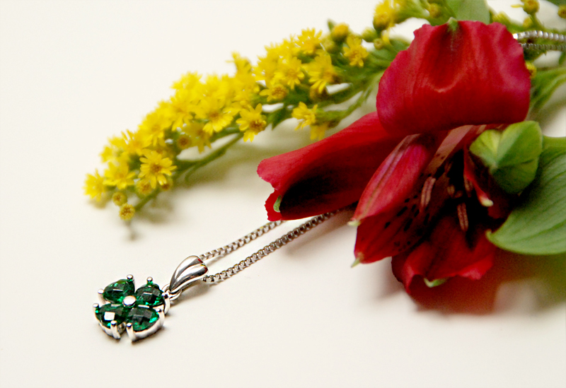 small-necklace-emerald-janatini